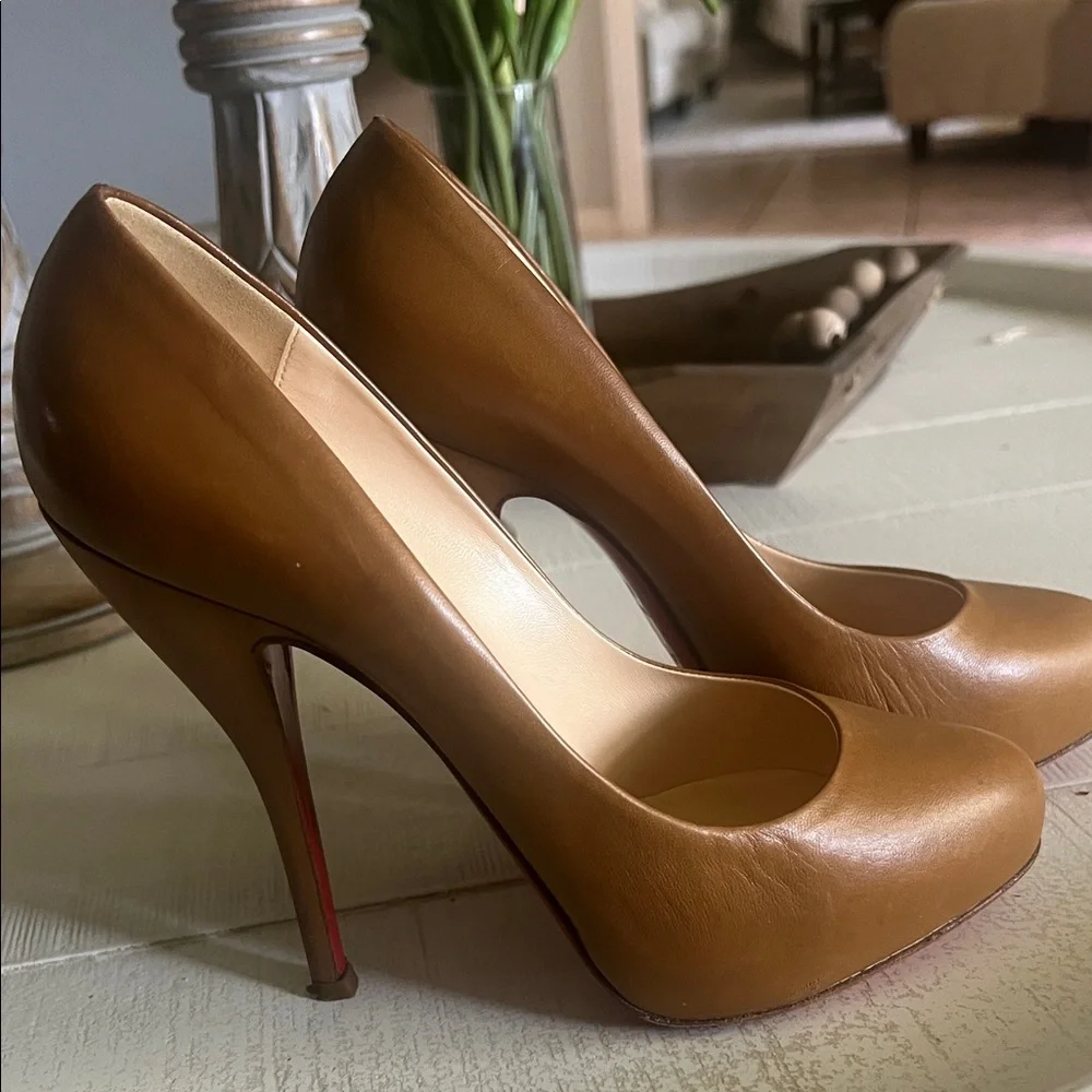 Christian Louboutin Tan Leather Pointed-Toe Pumps - Picture 4 of 5